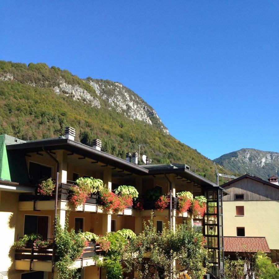 Residenza La Ciasa Aparthotel Claut Luaran gambar