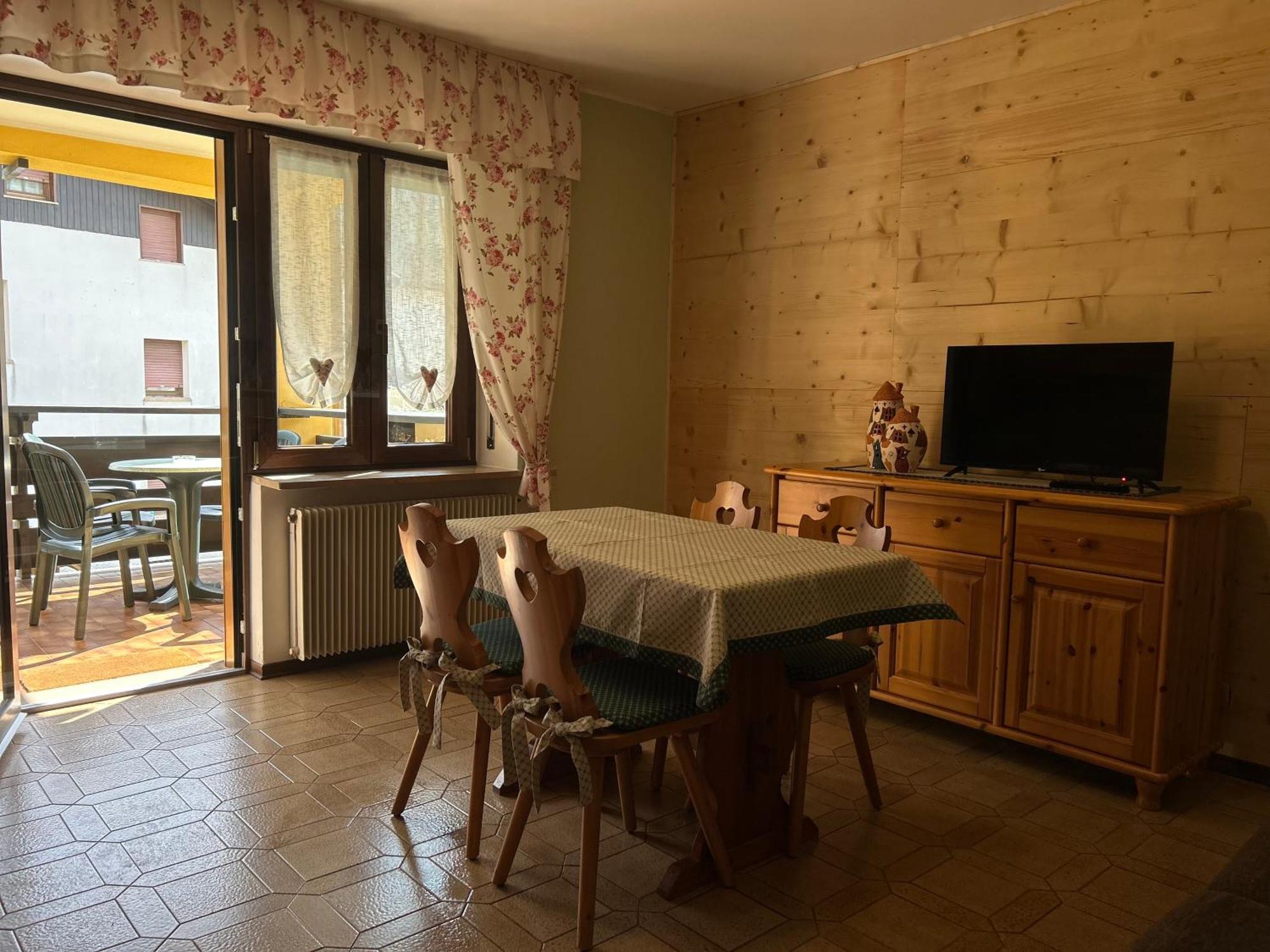 Residenza La Ciasa Aparthotel Claut Luaran gambar